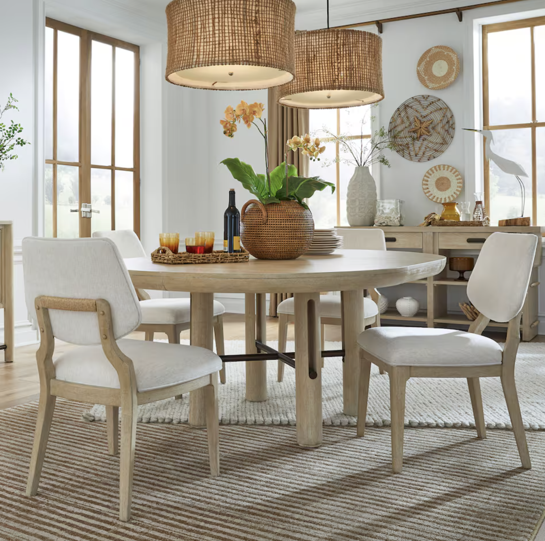 Dazzle Your Dining Room with Creative Elegance